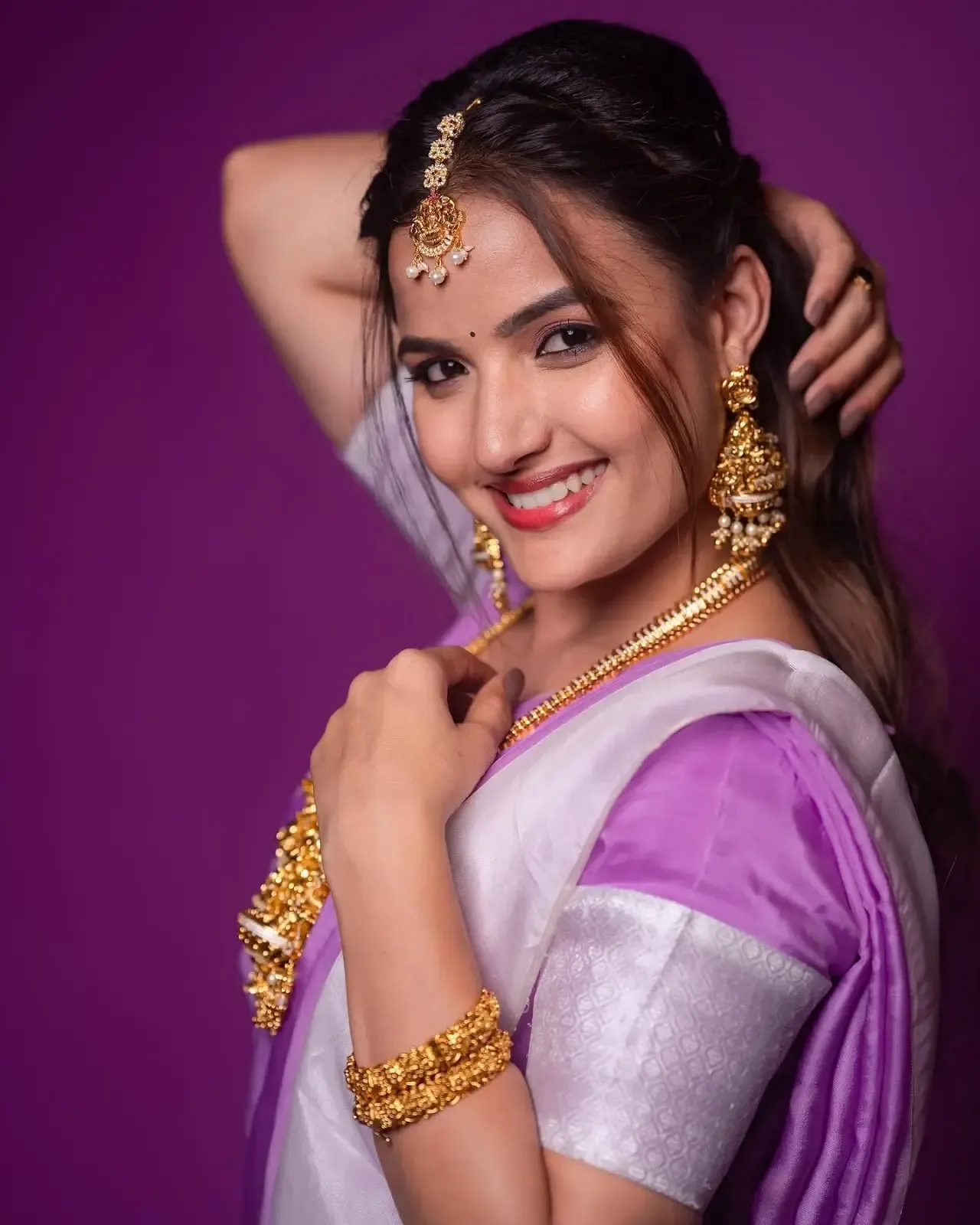 Indian Television Actress Siri Hanumanth in Traditional Violet Saree